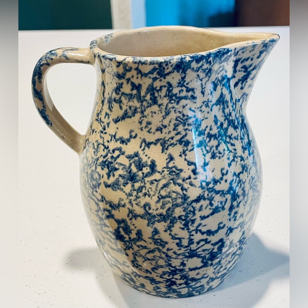 Vtg RRP Co. 700 Blue Spongeware 1 Quart Pitcher Robinson Ransbottom Roseville